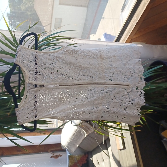Tops - Cabi brand White Lace